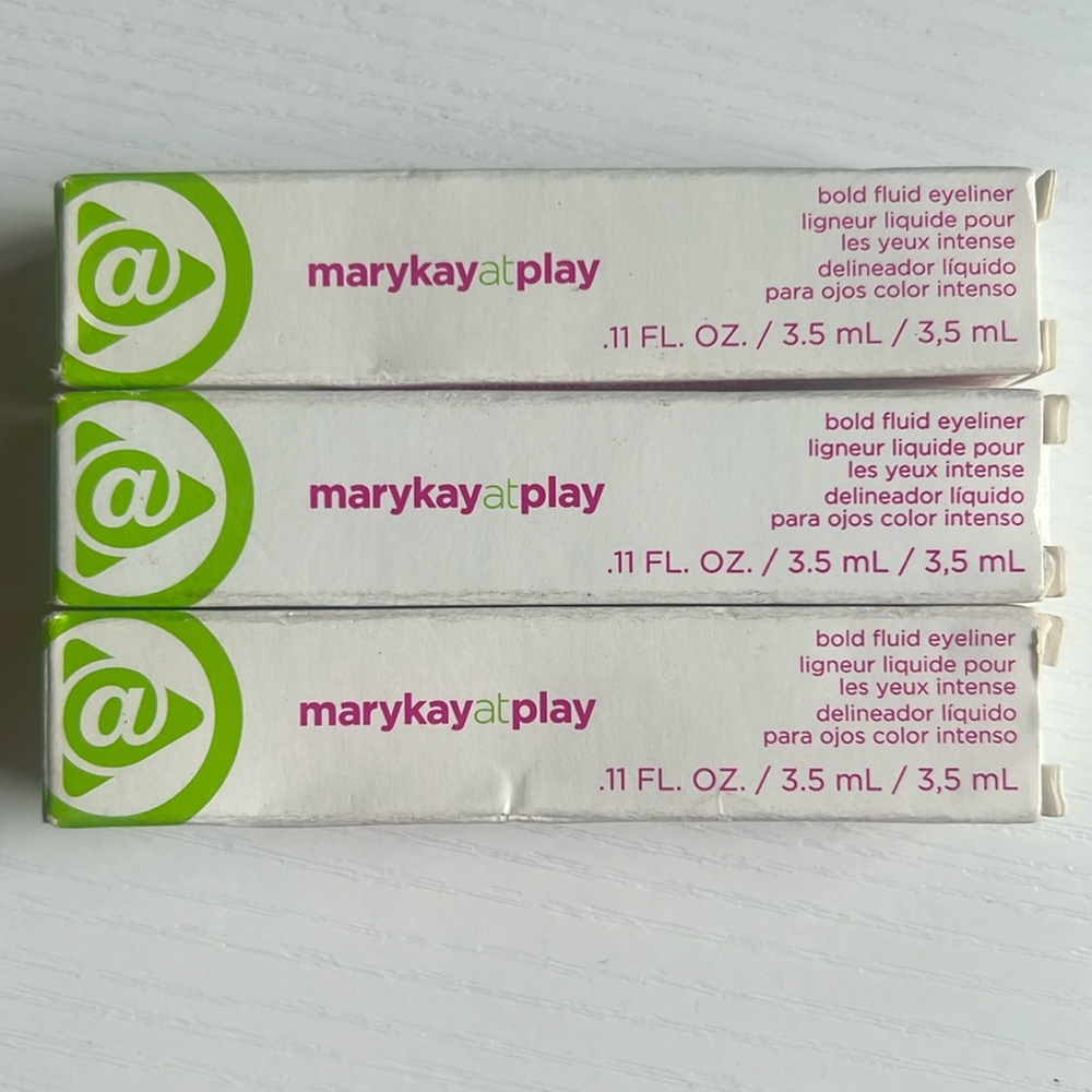 Bold Fluid Eyeliner Mary Kay@play NEW